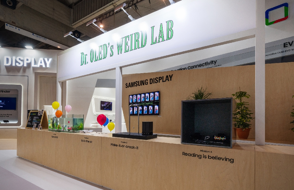 [MWC 2023] Dr. OLED's Weired Lab