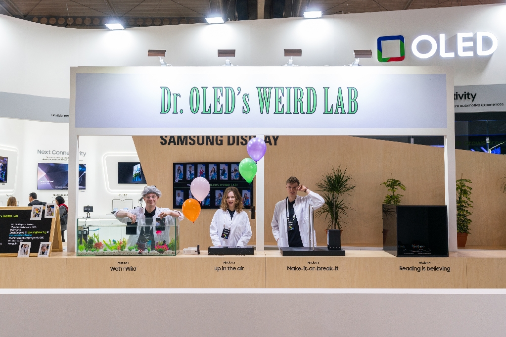 [MWC 2023] Dr. OLED's Weired Lab
